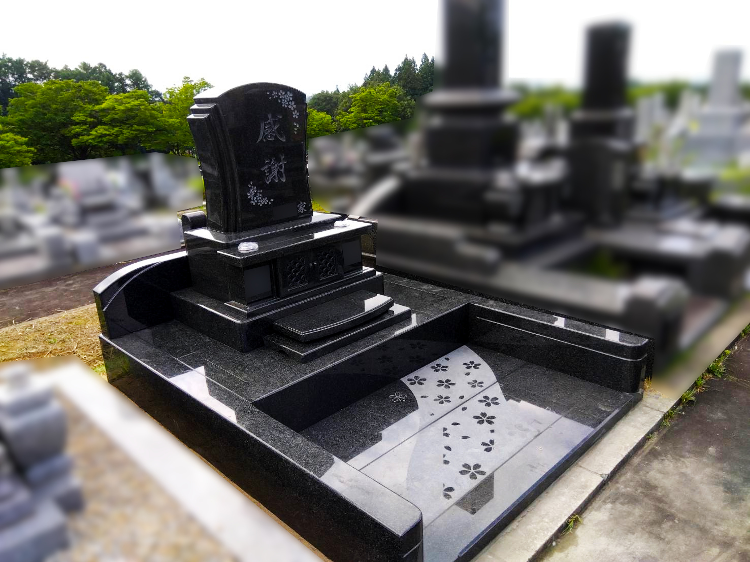 桜の彫刻が美しいお墓です